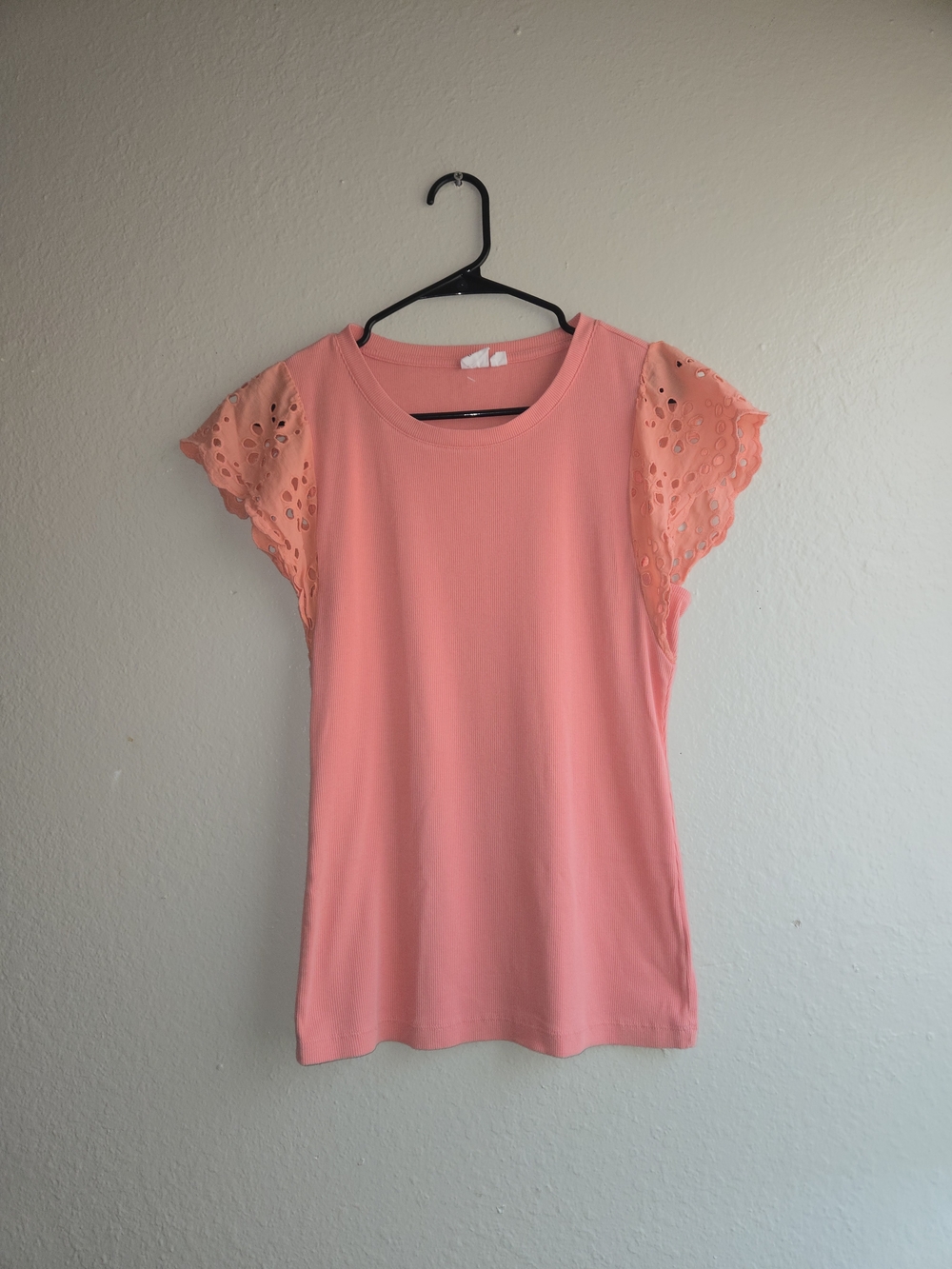 GAP Womens Coral Pink Eyelet Flutter Sleeve Ribbed Top Size M